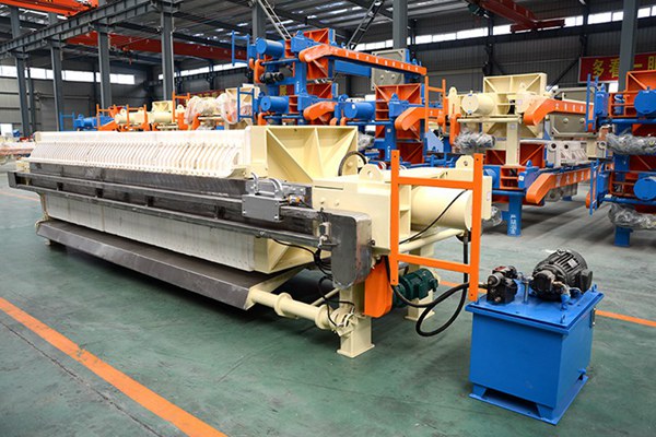 板框压滤机泥饼含水率达到新高度,高效节能又环保!(图1) 板框压滤机泥饼含水率达到新高度,高效节能又环保!(图1)